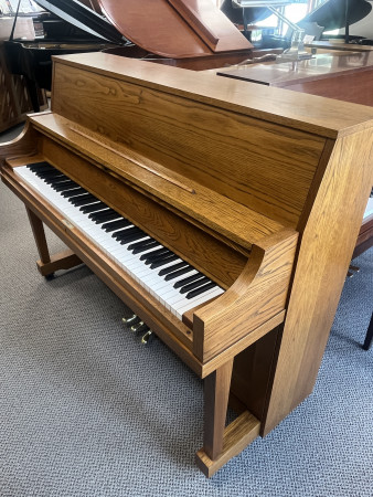 1987 Yamaha P22 studio piano in oak - Upright - Studio Pianos